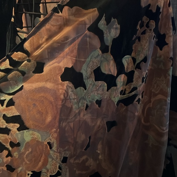 A. Muse Sheer Floral Kimono - Picture 3 of 9